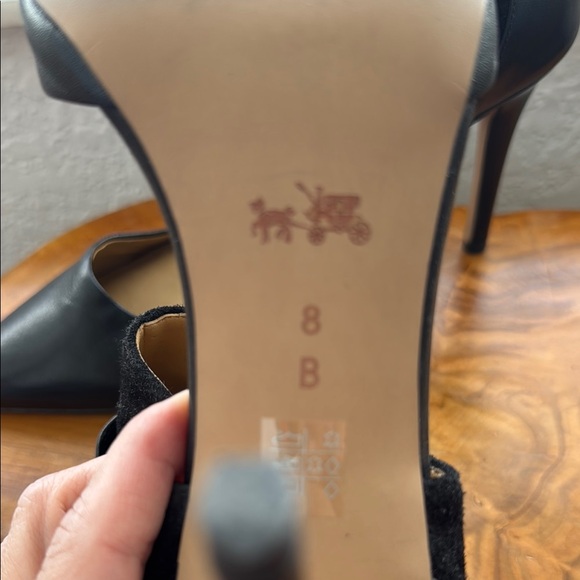 Black High Heels with Pointed Toe and Ankle Strap - Picture 2 of 4